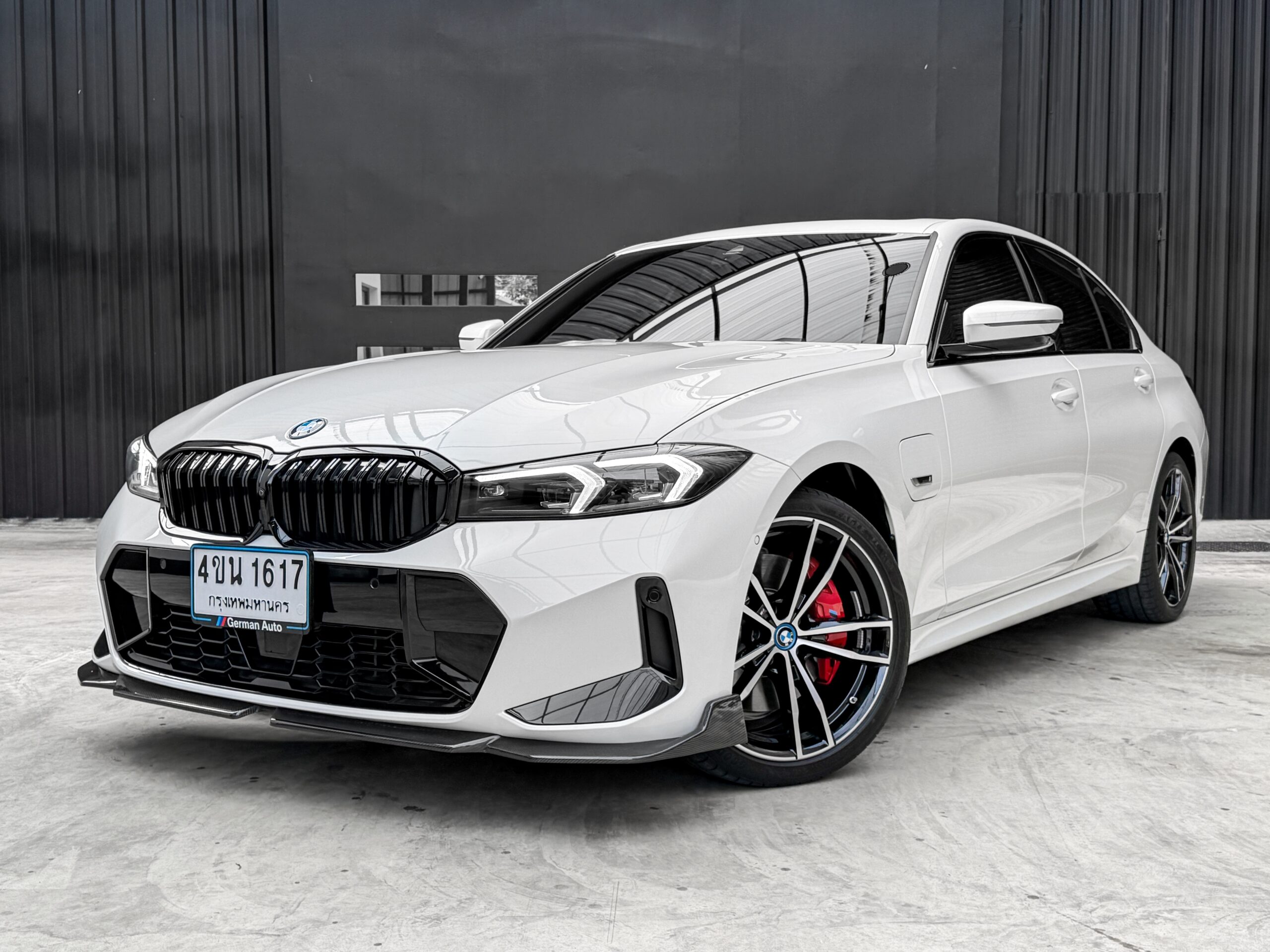 BMW 330e M Sport LCI (G20) 2023 ไมล์ 53,xxx km ใหม่ท้าชนห้าง BSI มีถึง 2028