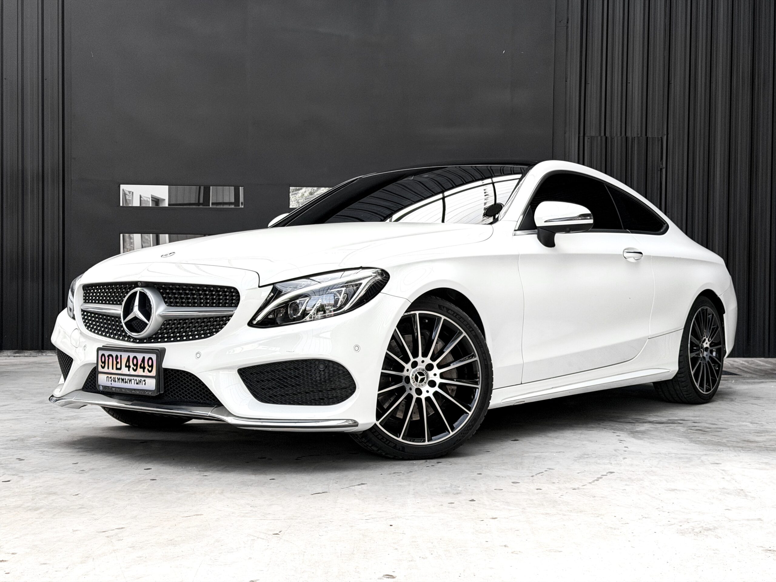 🌟Mercedes-Benz C250 Coupe AMG Dynamic 2017 วิ่ง 75,xxx กท. สปอร์ตยอดนิยม ตัวท็อป สีขาว เบาะเเดง Option เต็ม เกียร์ 9 Speed
